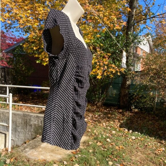 ANTHROPOLOGIE Pin-up Calendar Girl Black with White Polka Dots Top Womens Medium - Picture 3 of 11